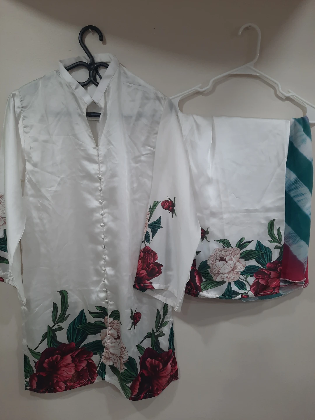 Floral Print Salwar Kameez Suit - White