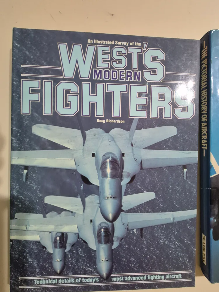 Lot of Aircraft books image indicator(3)