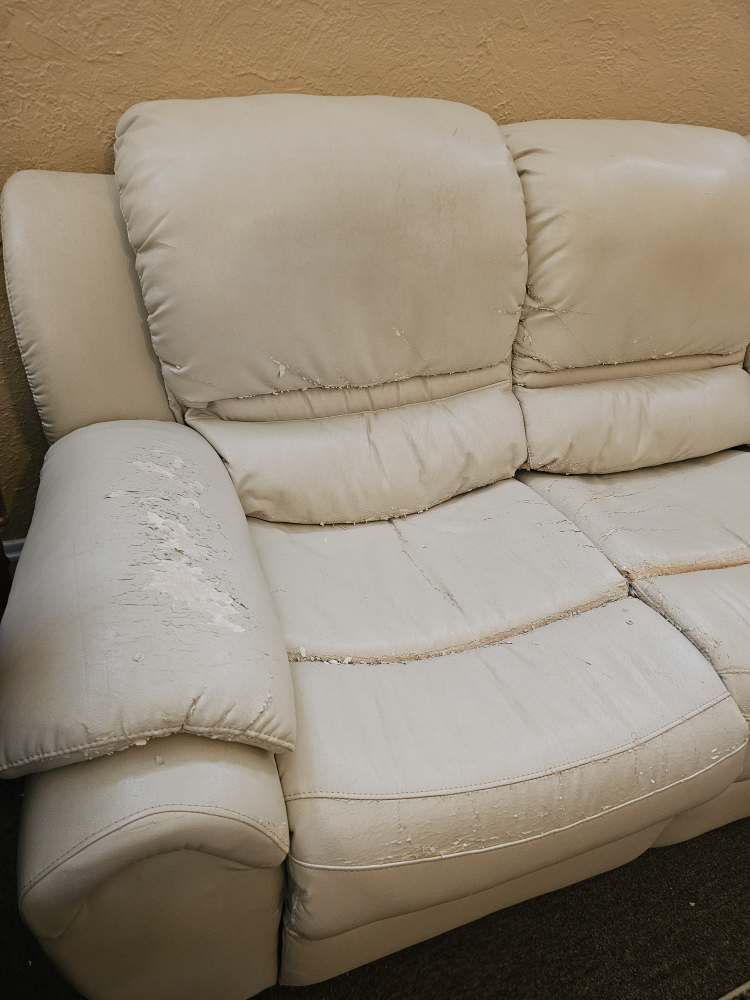 Cream Leather Reclining Sofa - photo 3