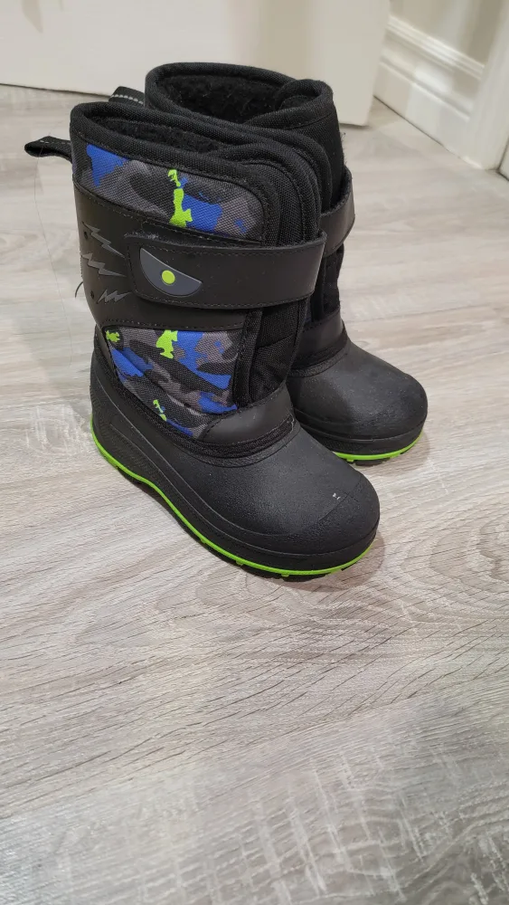 Size 12 Kids' Winter Boots - Black image indicator(2)