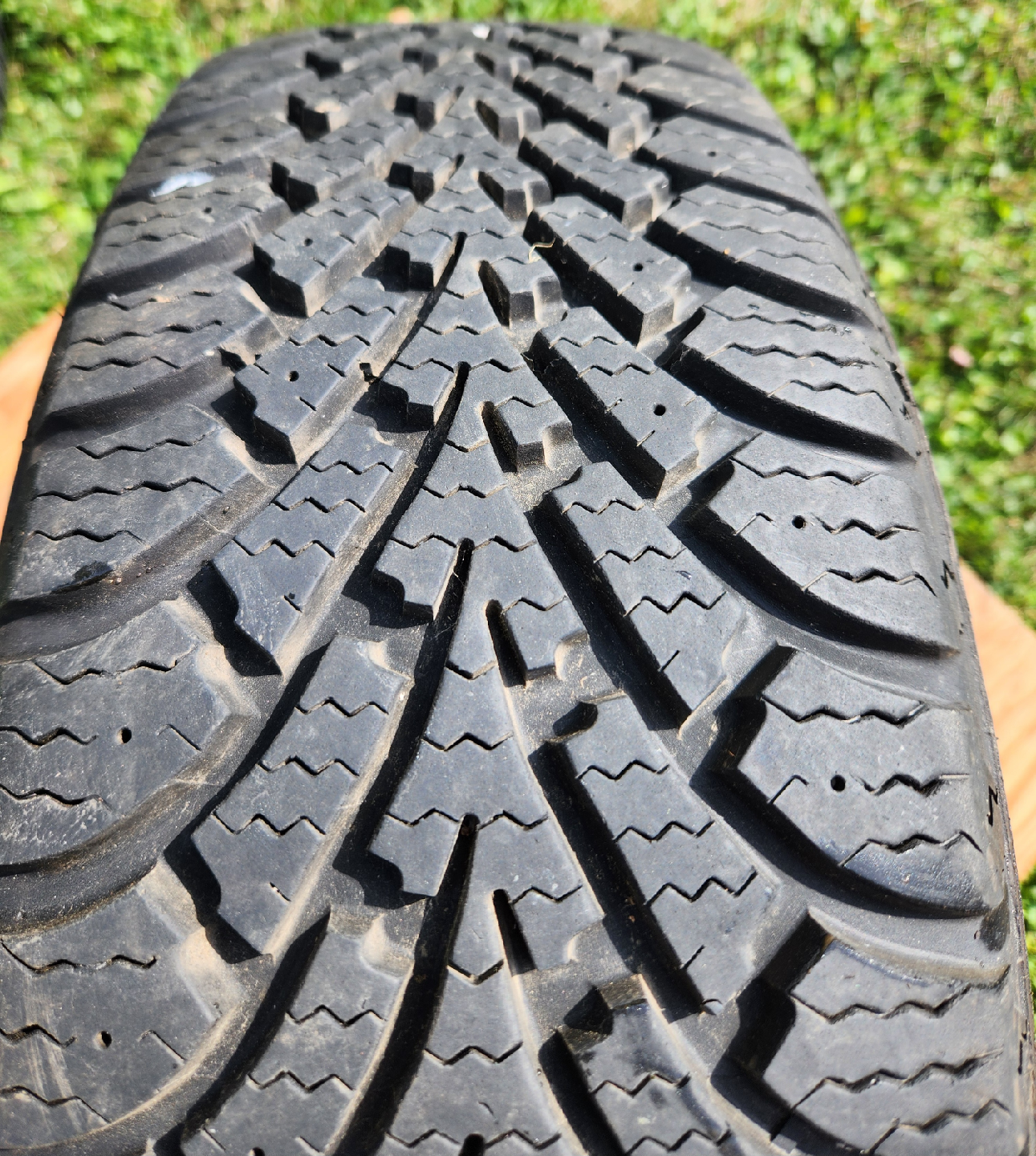 Goodyear Nordic Winter Tire 225/60R16 - photo 5