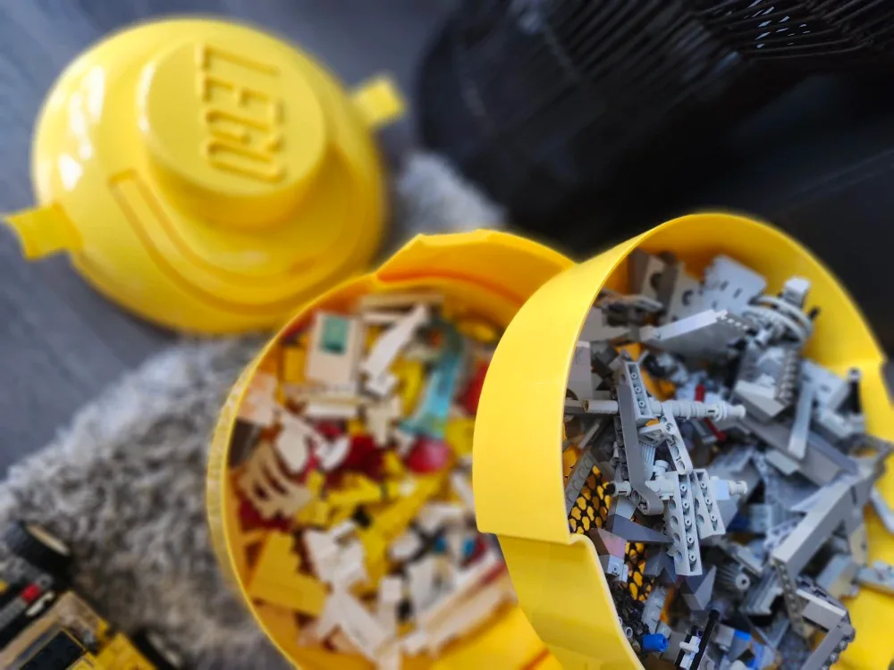 VINTAGE LEGO COLLECTION LOT image indicator(7)