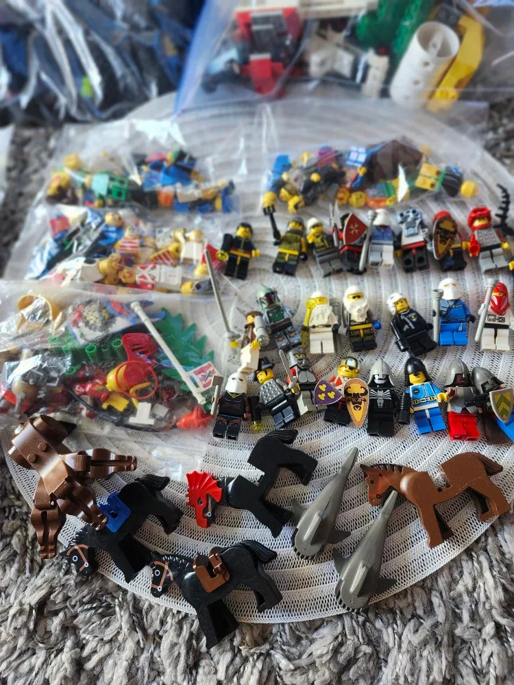 VINTAGE LEGO COLLECTION LOT image indicator(8)