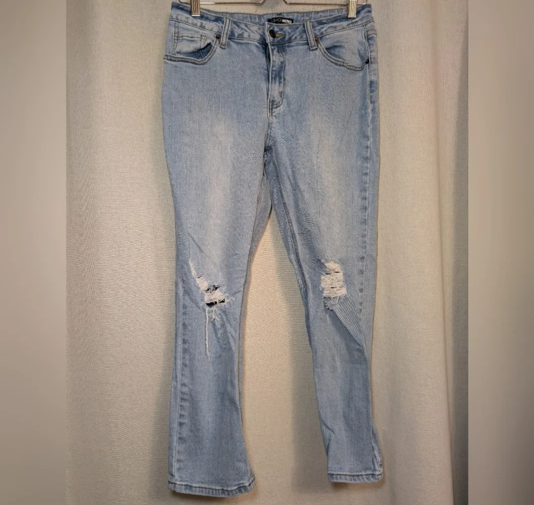 Fashion Nova Distressed Jeans - Size 7 image indicator(10)