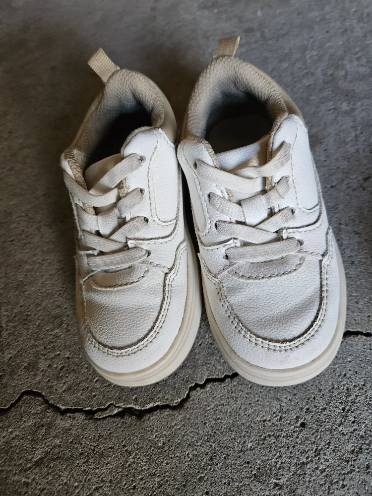 Toddler Sneakers - Size 7 image indicator(2)