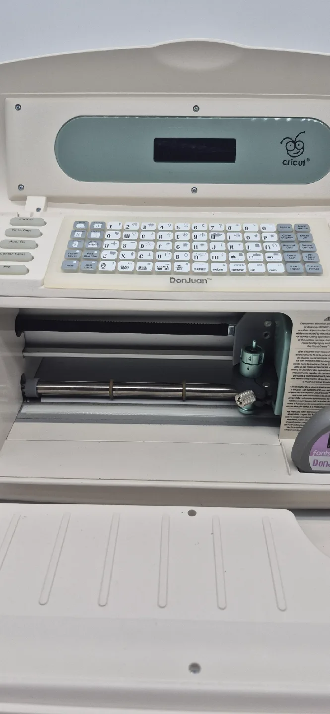 Cricut DonJuan Paper Cutter image indicator(4)