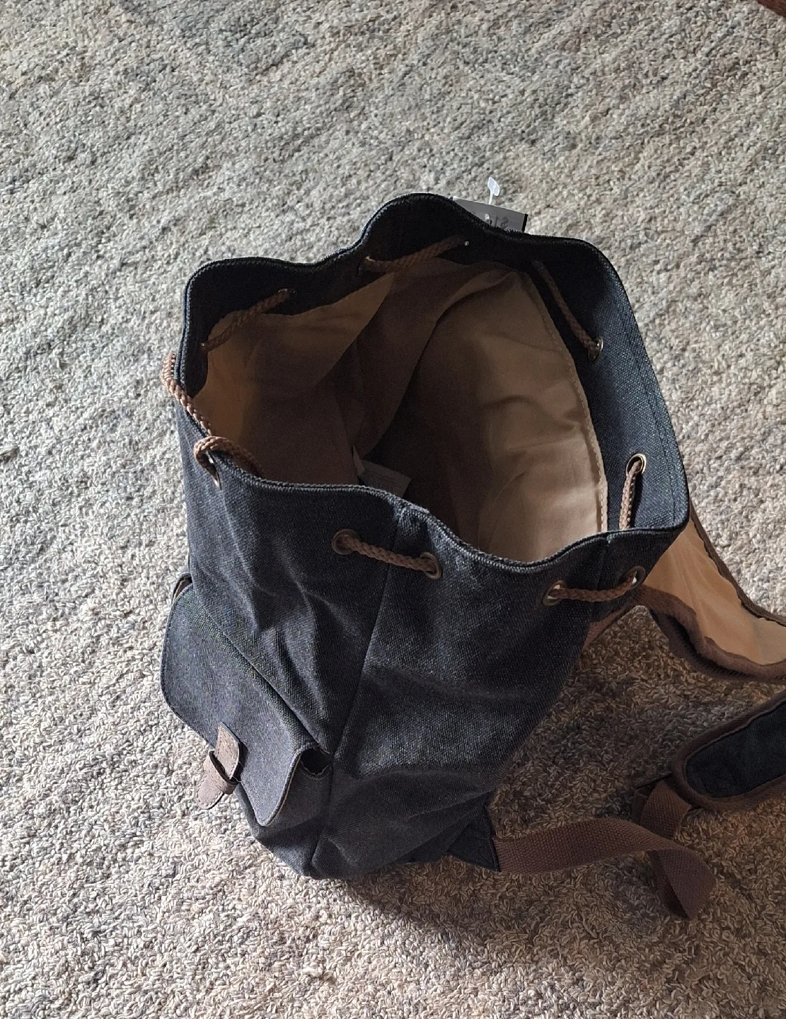 Canvas Drawstring Backpack beaver canoe like new image indicator(3)