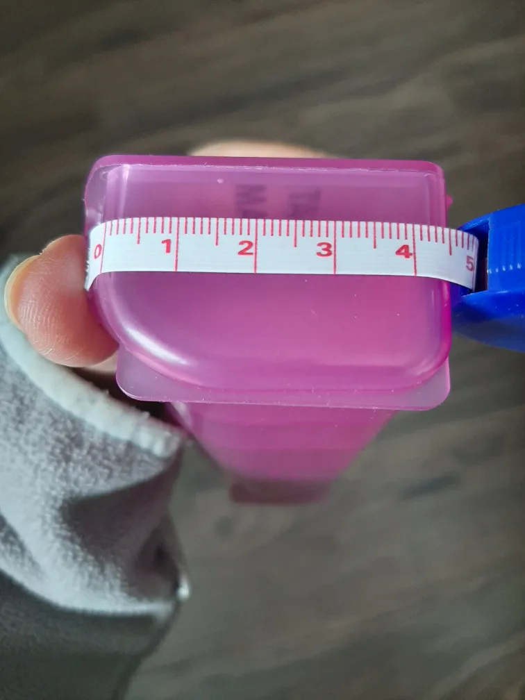 Pink Weekly Pill Organizer image indicator(4)