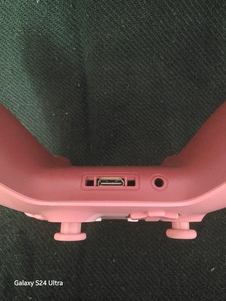 Pink Pig Minecraft Special Edition Xbox Wireless Controller image indicator(2)