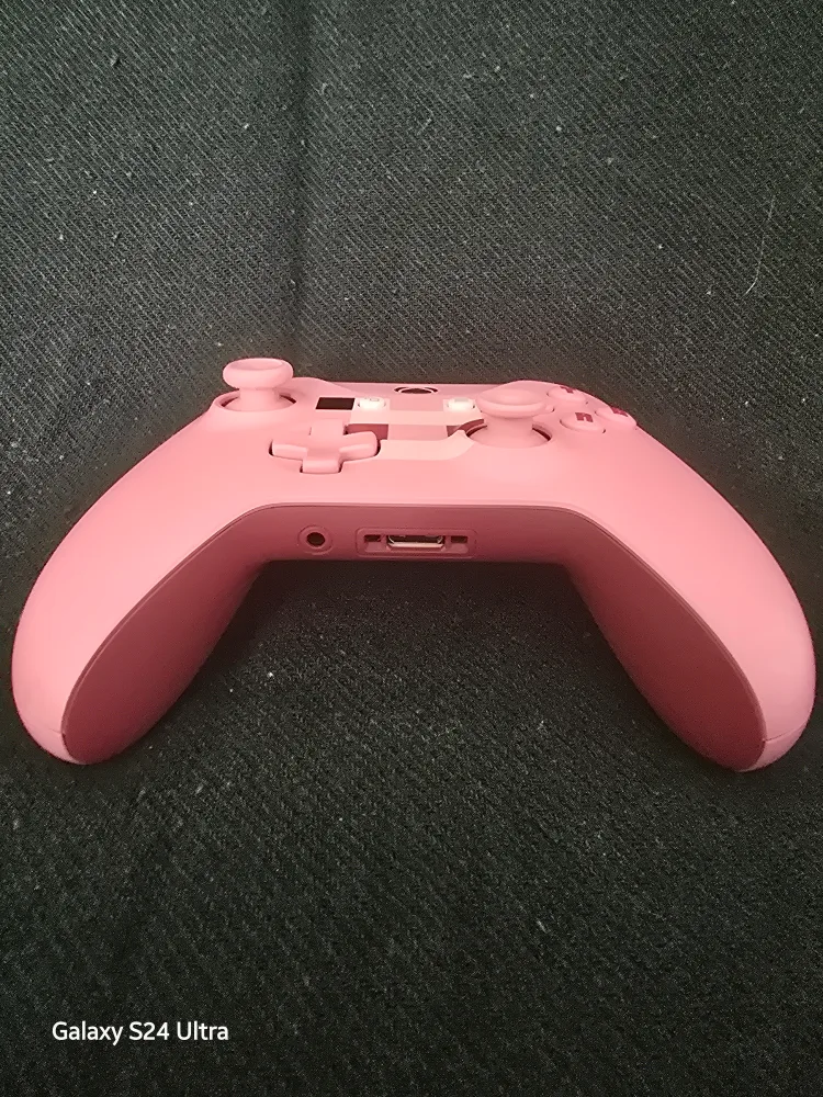 Pink Pig Minecraft Special Edition Xbox Wireless Controller image indicator(4)