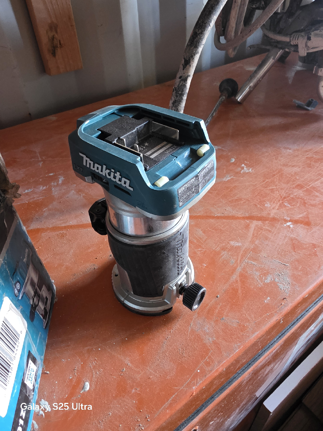 Makita XTR01Z 18V Compact Router w/ Box - photo 2