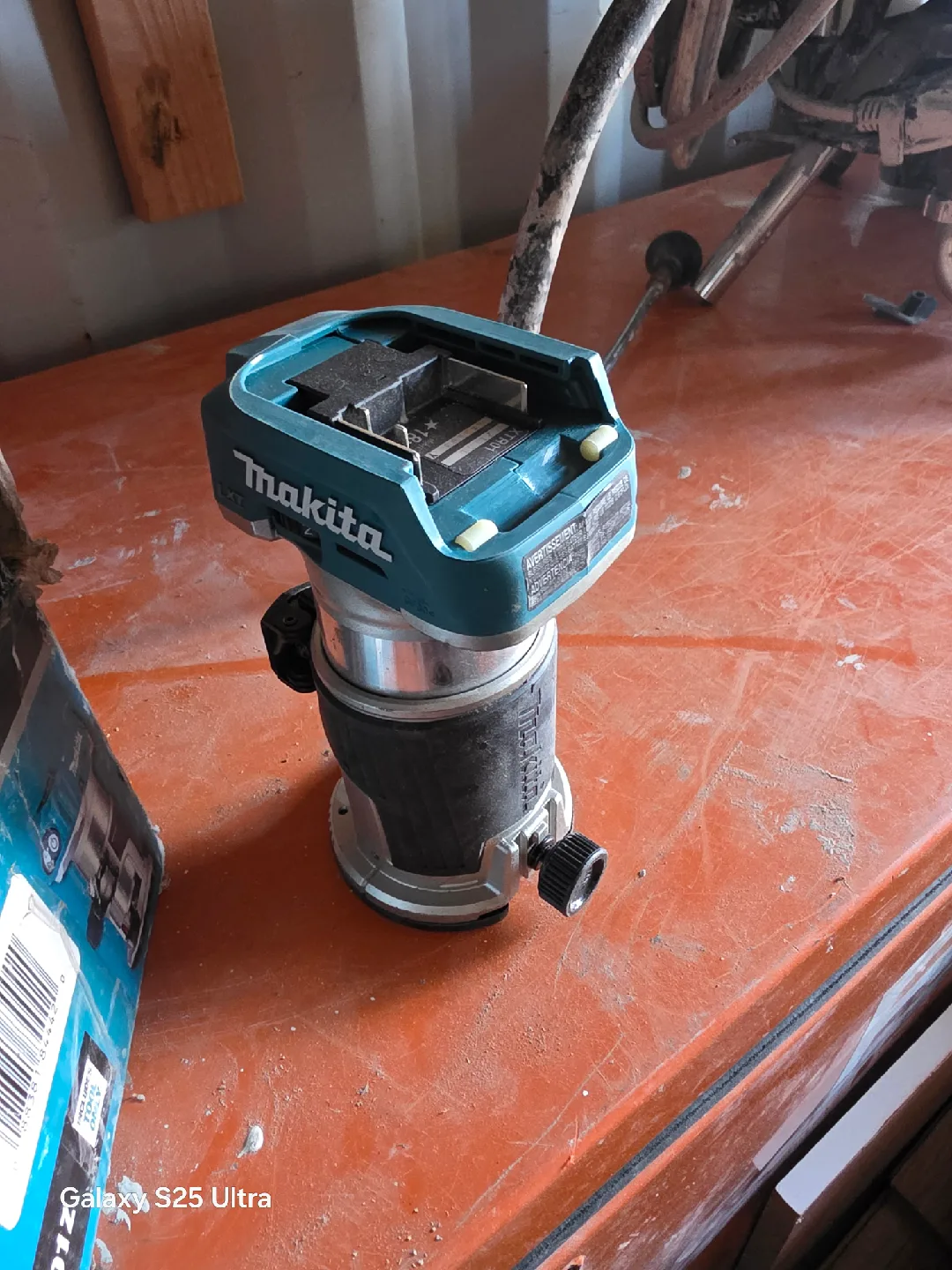 Makita XTR01Z 18V Compact Router w/ Box image indicator(2)