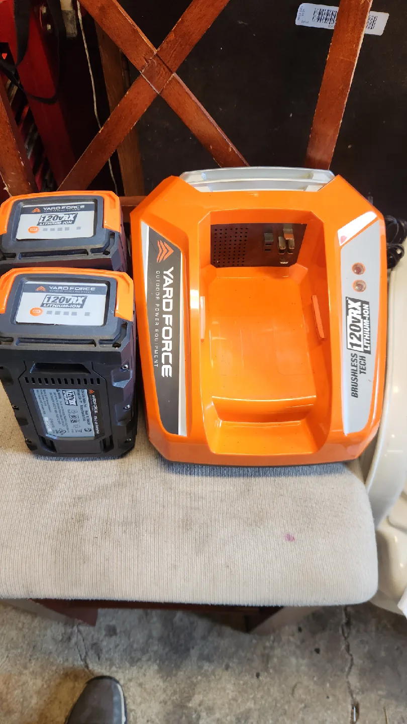Yard Force 120V Battery and Charger thumbnail