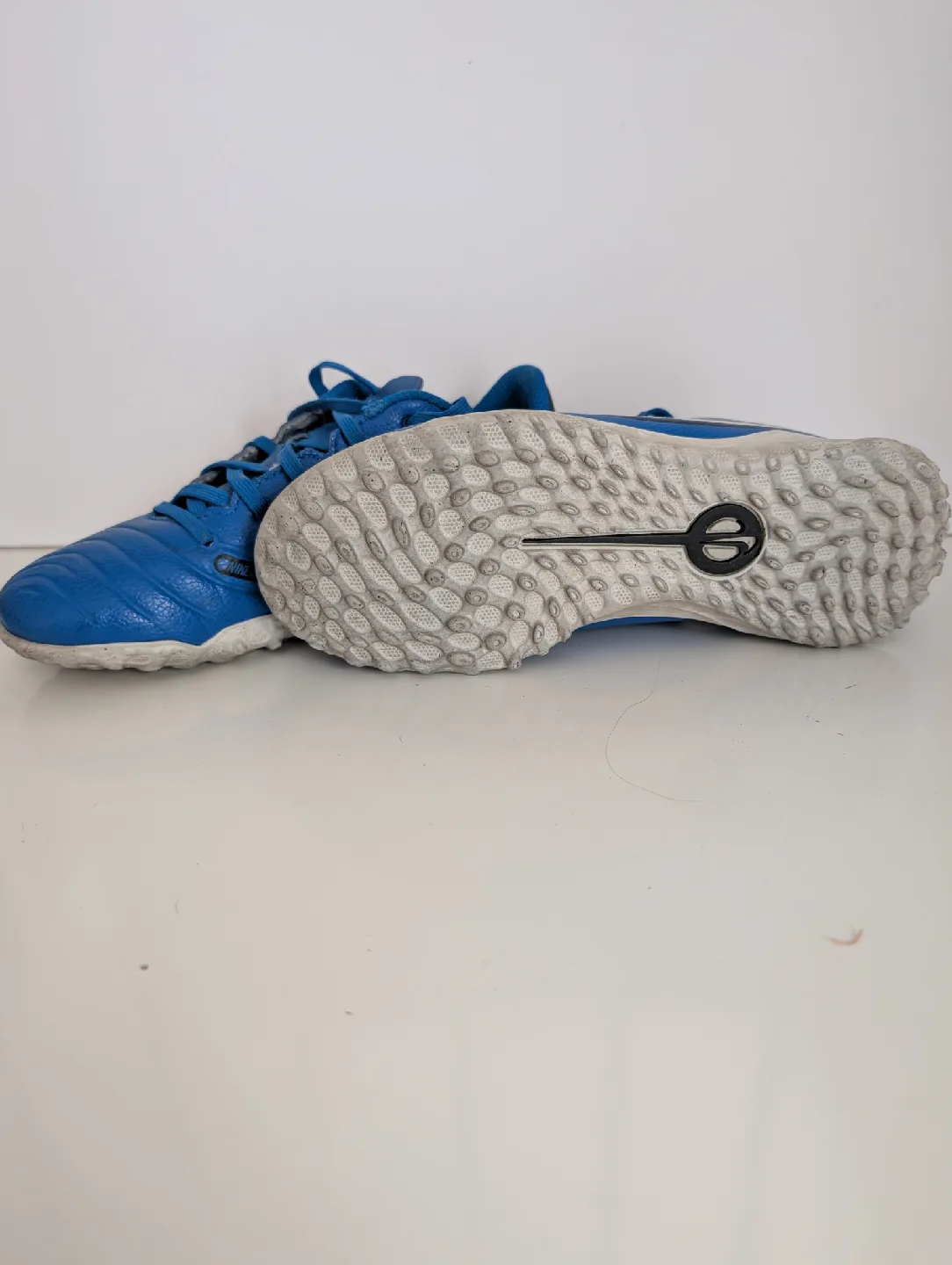 Kids Nike Turf Shoes - Blue Size 2 image indicator(2)