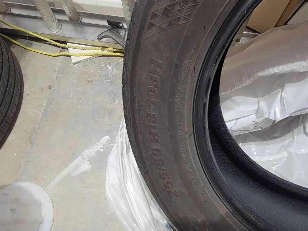 Kumho Crugen HP71 Tire - 255/60R18 image indicator(3)