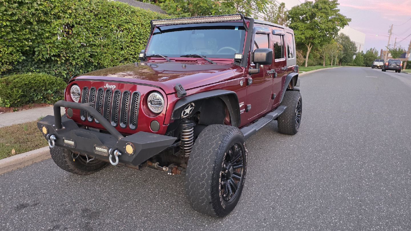 Jeep Wrangler Unlimited - Red