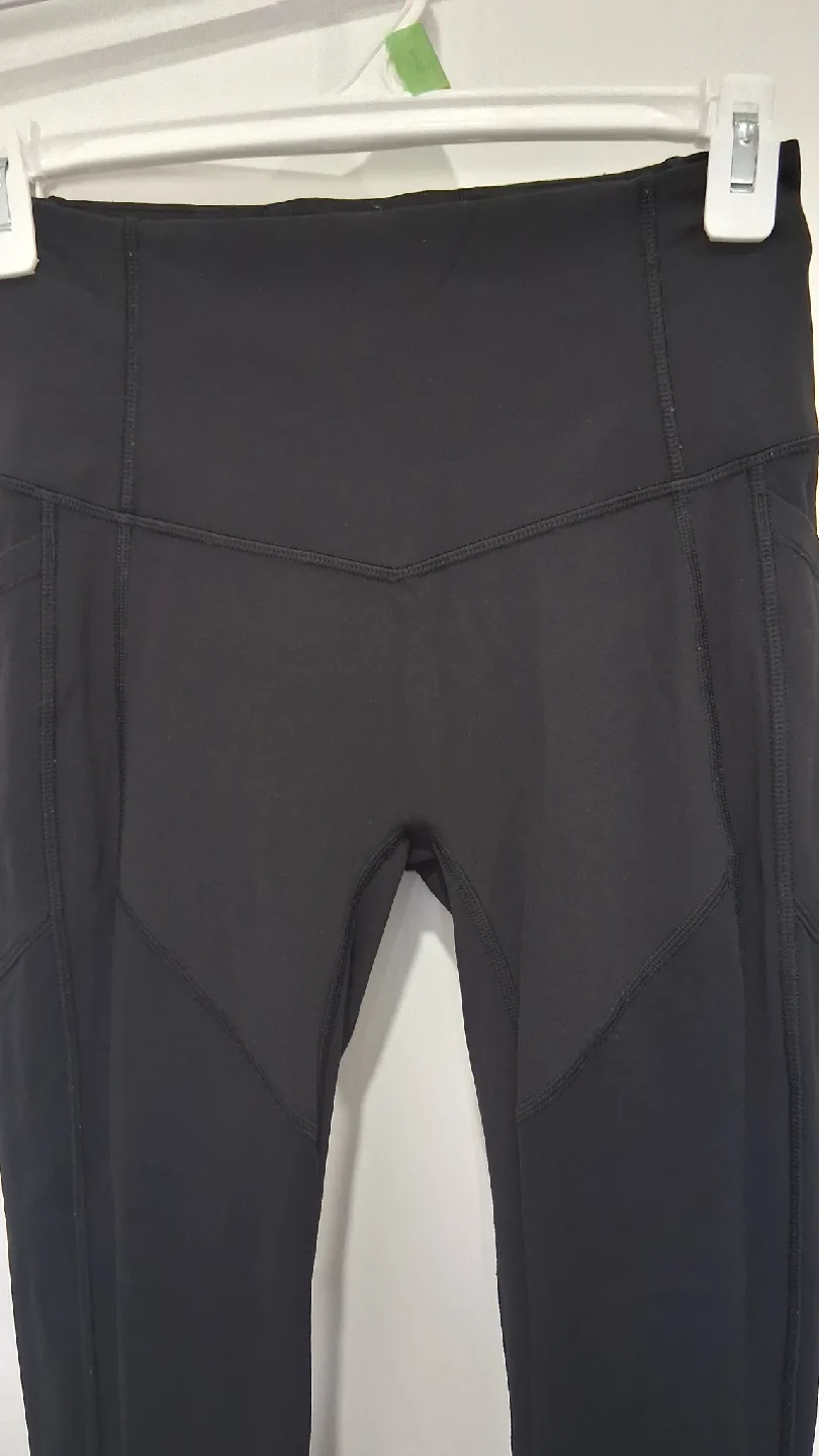 Lululemon Black Yoga Leggings - Size 4 image indicator(2)