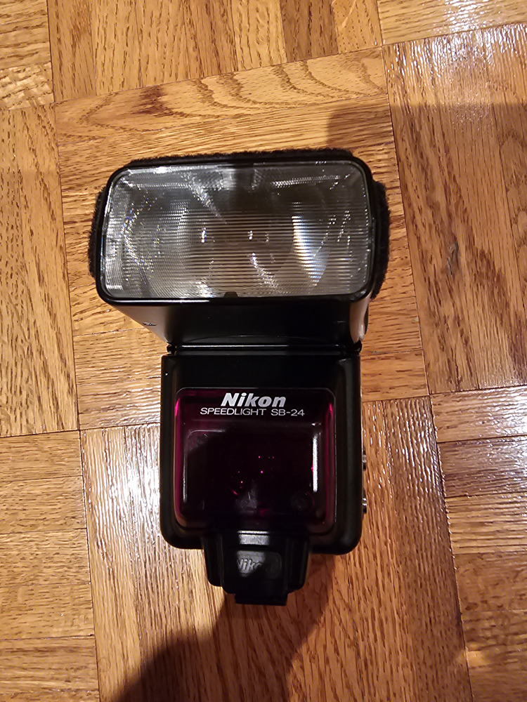 Nikon Speedlight SB-24 Flash