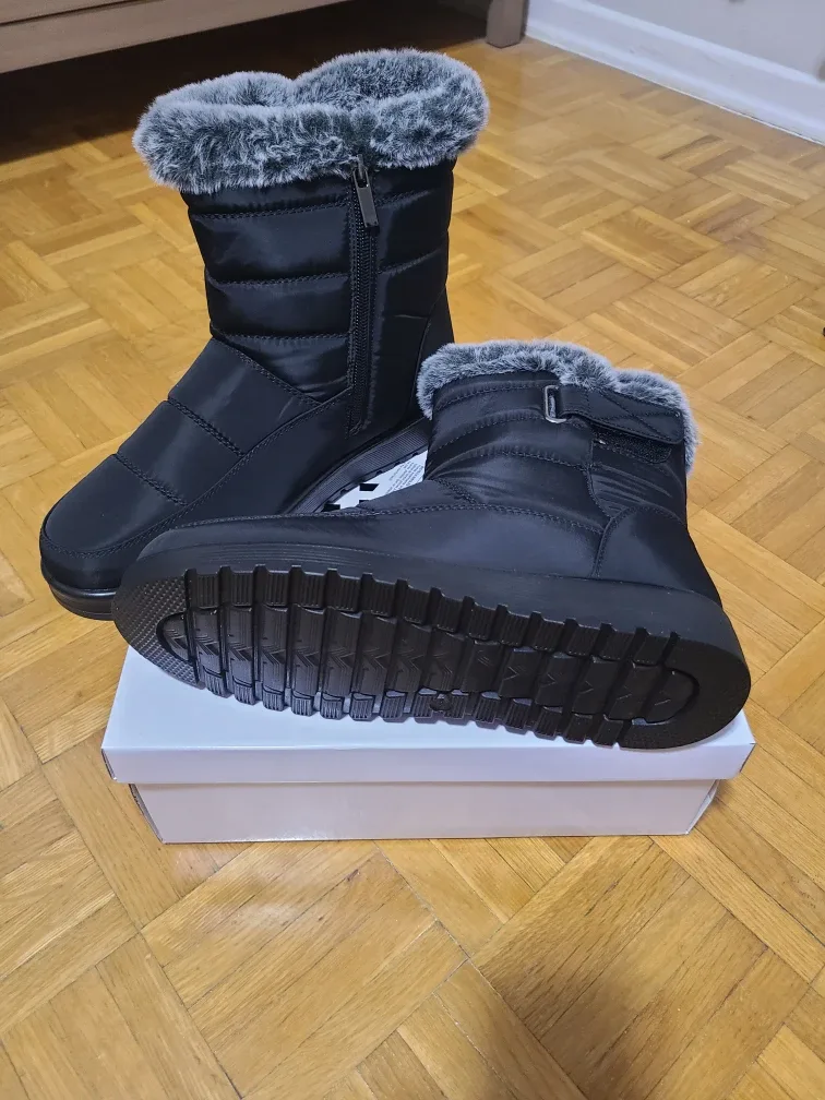 Women's Black Winter Boots - sz 9 image indicator(2)