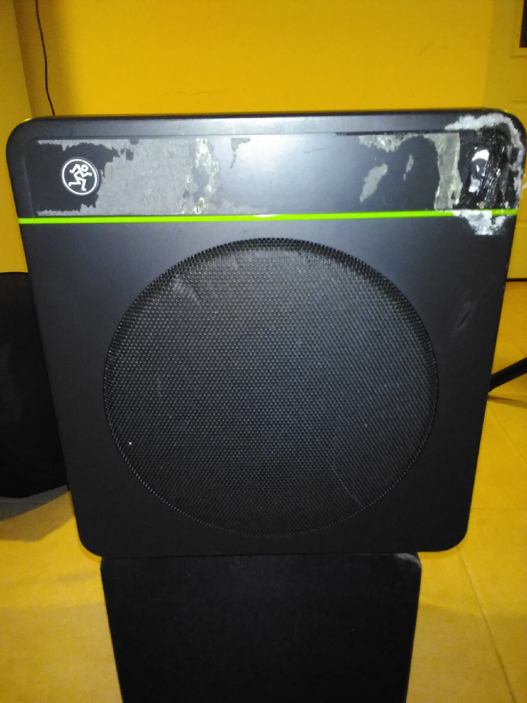 Mackie CR8S-XBT Multimedia Subwoofer