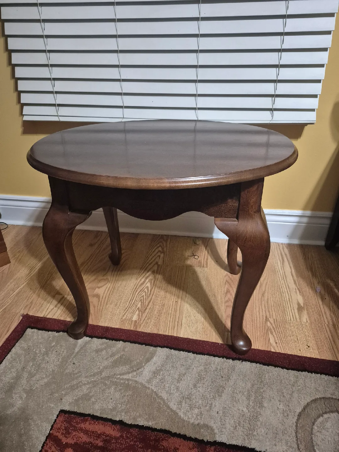 Round Wooden Accent Table image indicator(2)