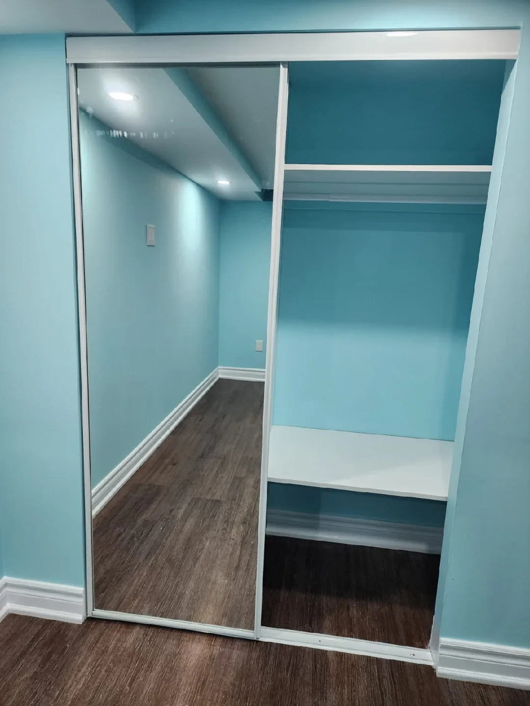 sharing room Available for rent image indicator(10)