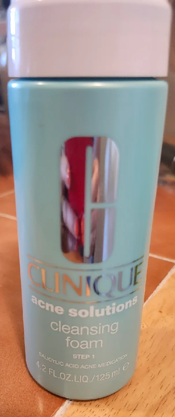 Clinique Acne Solutions Cleansing Foam 4.2 fl oz thumbnail