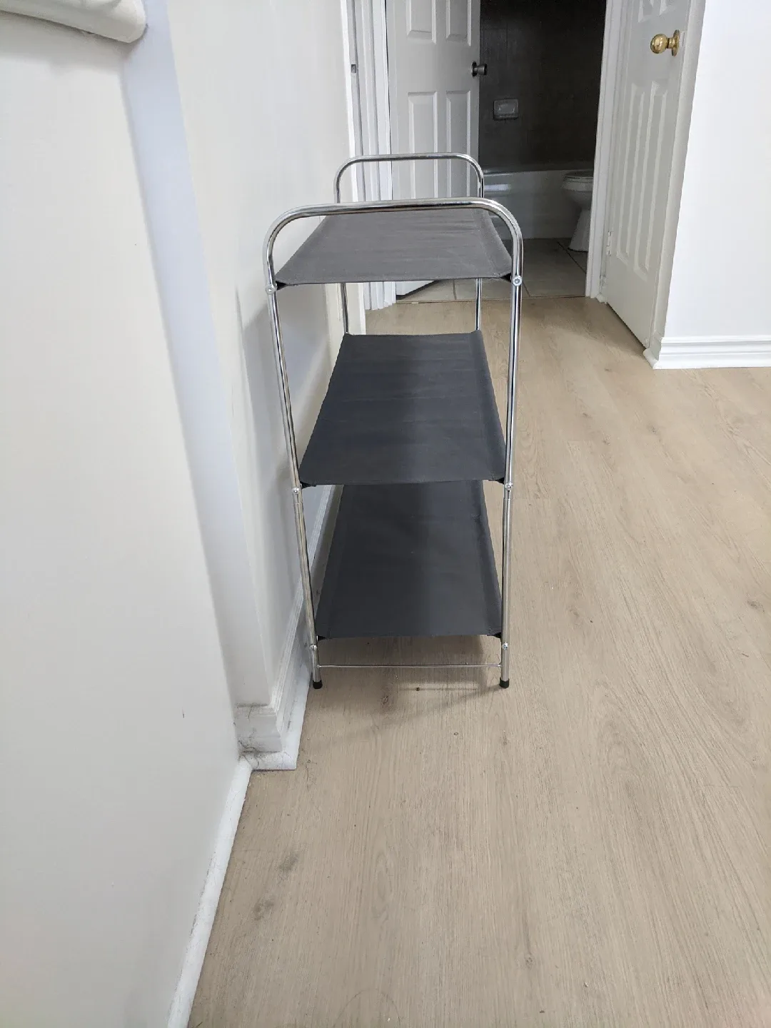 3-Tier Chrome & Black Shelf image indicator(2)