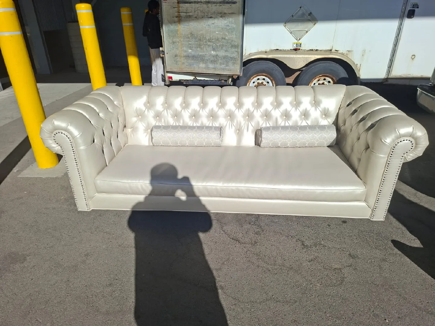 Cream Chesterfield Style Sofa image indicator(3)