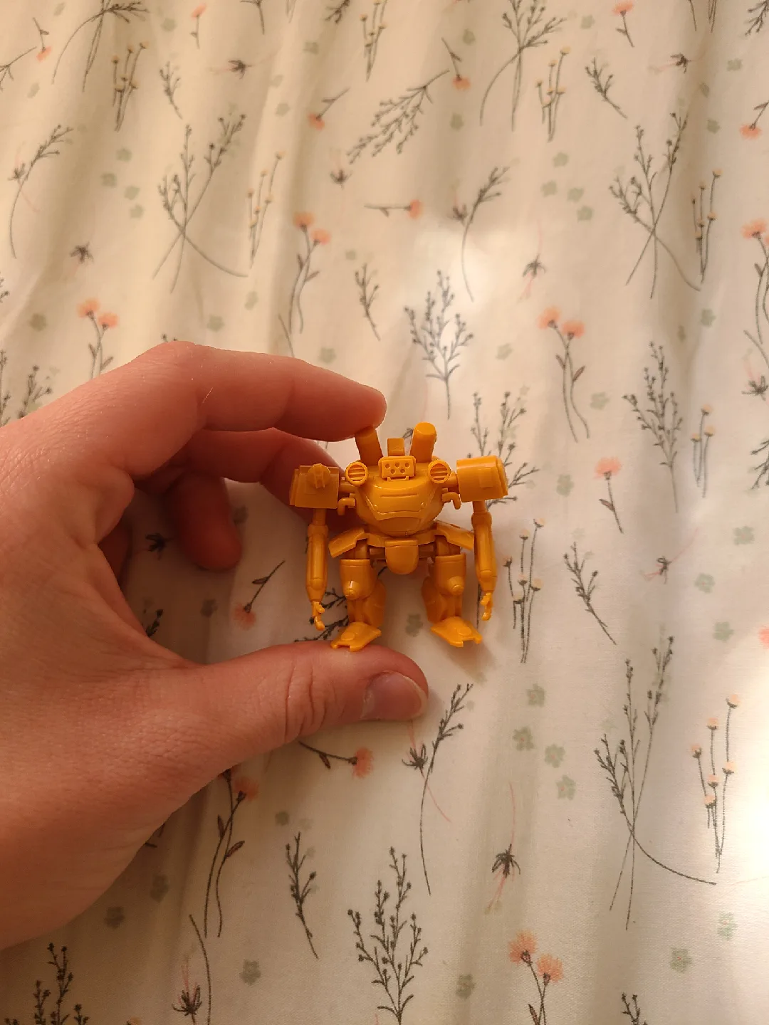 Mini Orange Robot Toy Figure image indicator(2)