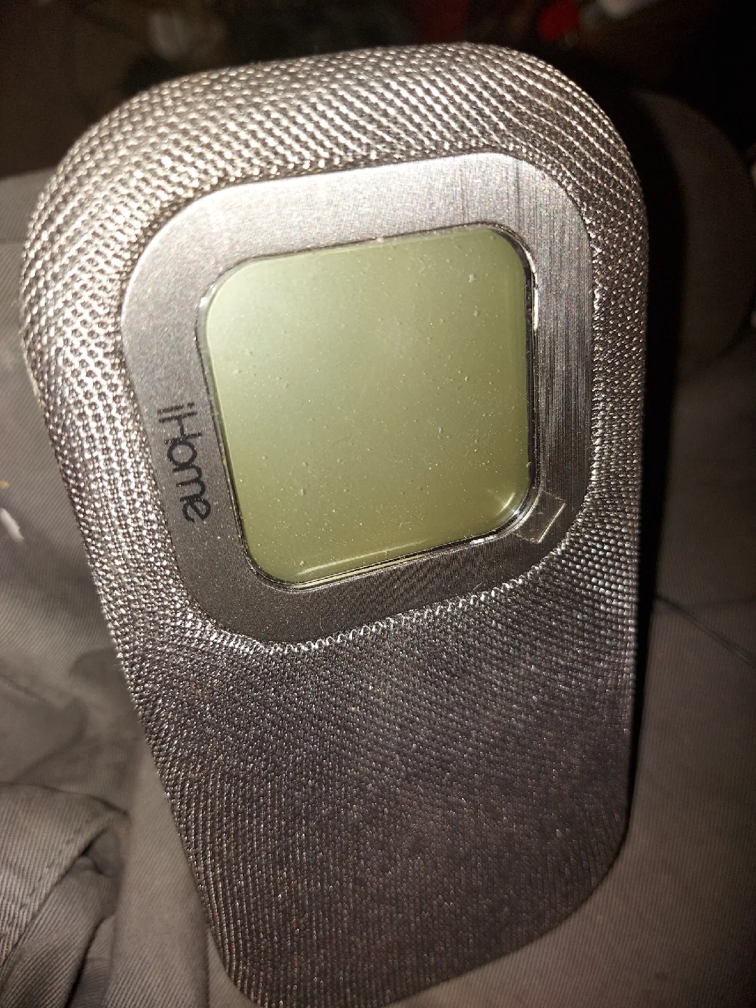 iHome Bluetooth Speaker image indicator(2)