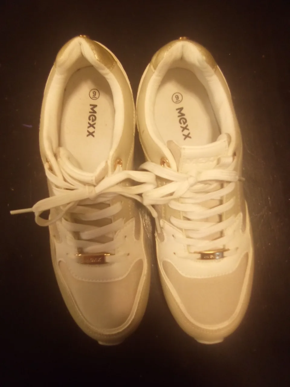 Mexx Cream & Gold Women's Sneakers - Size 9 image indicator(2)