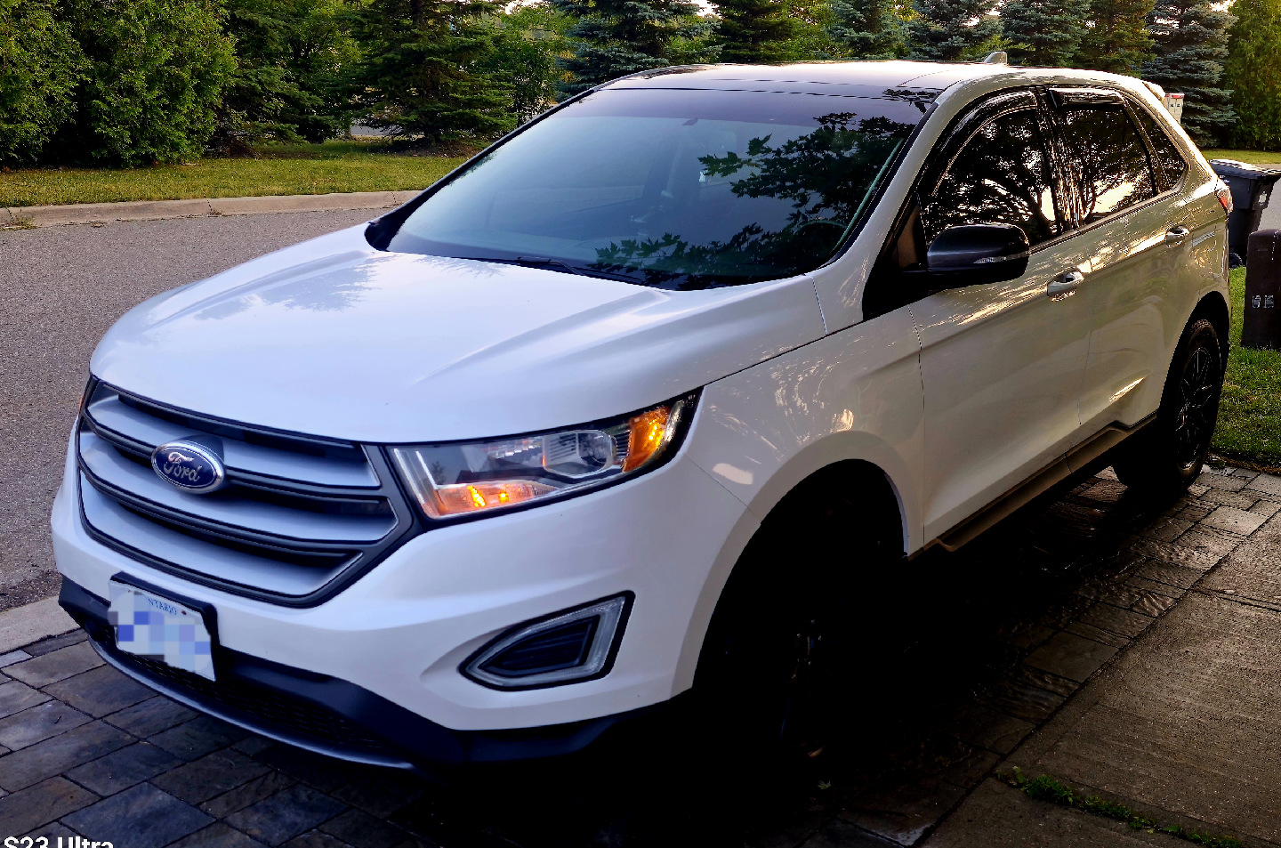 Ford Edge White SUV - photo 4
