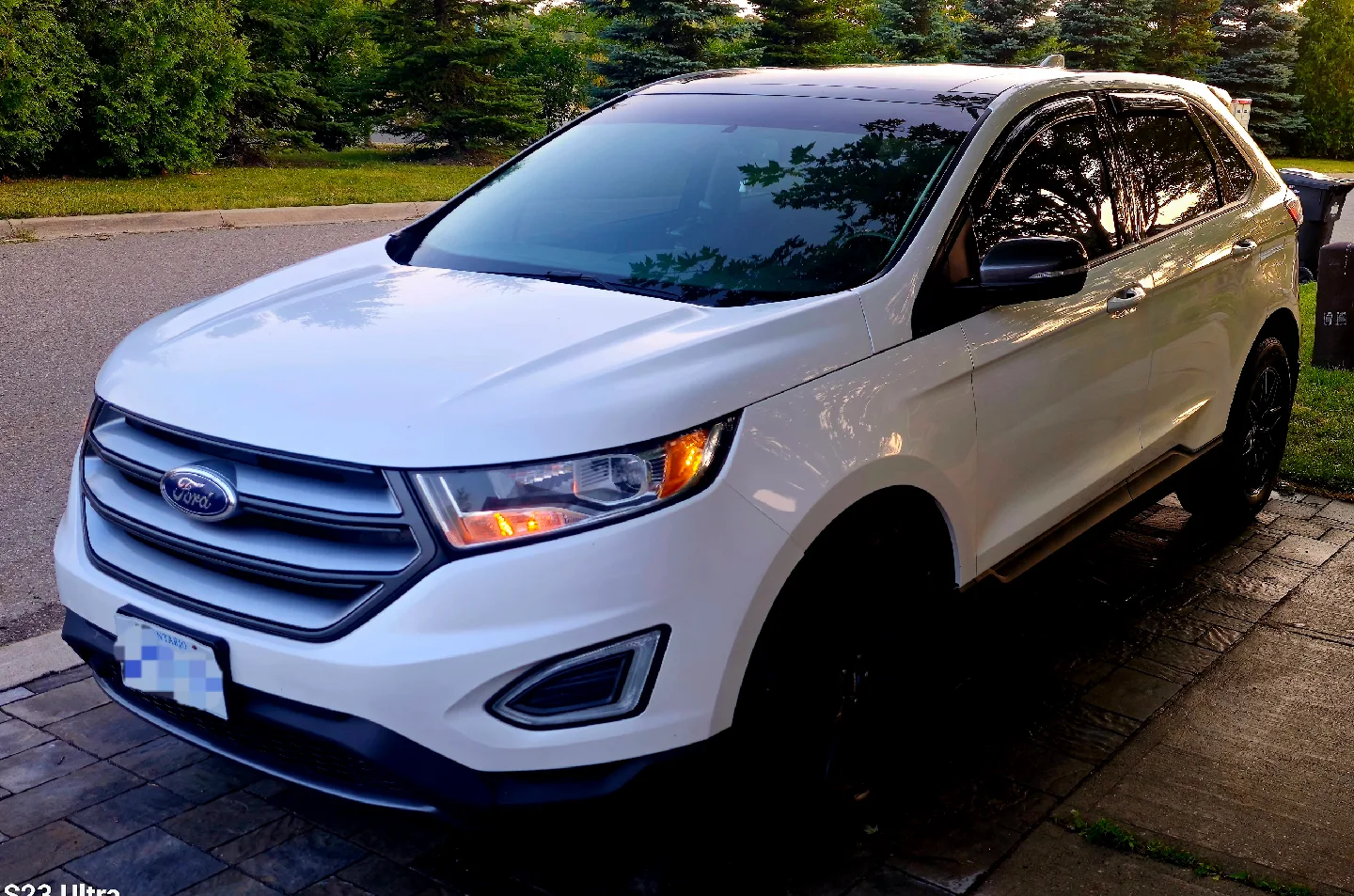Ford Edge White SUV image indicator(4)