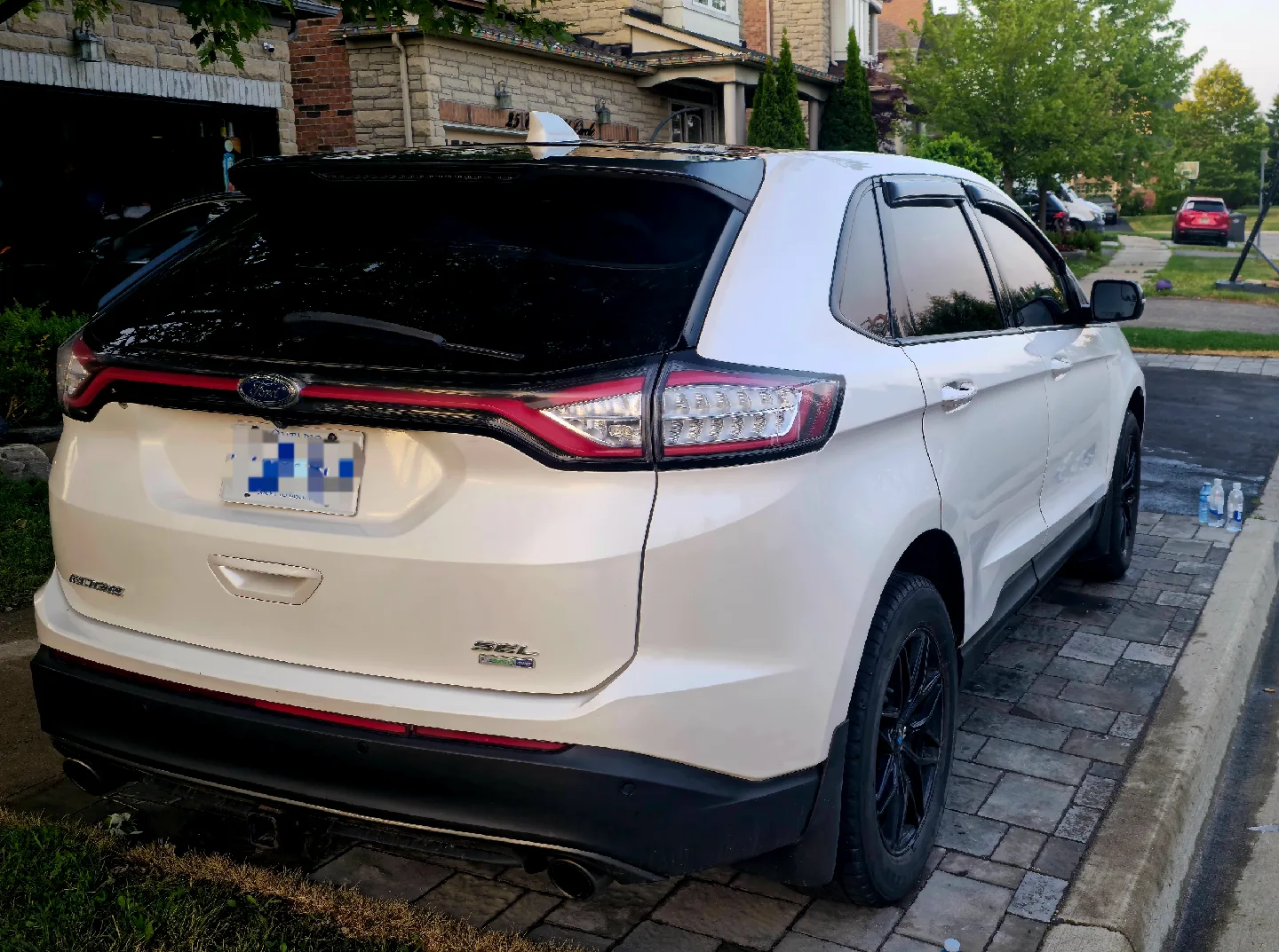 Ford Edge White SUV image indicator(7)