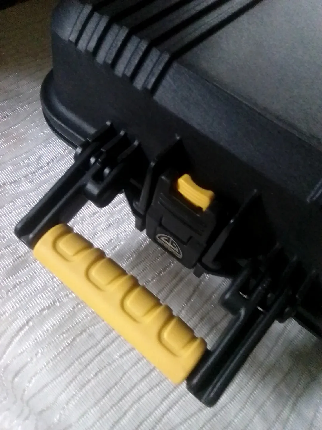 Plano All Weather Double Scoped With weeled Case image indicator(4)