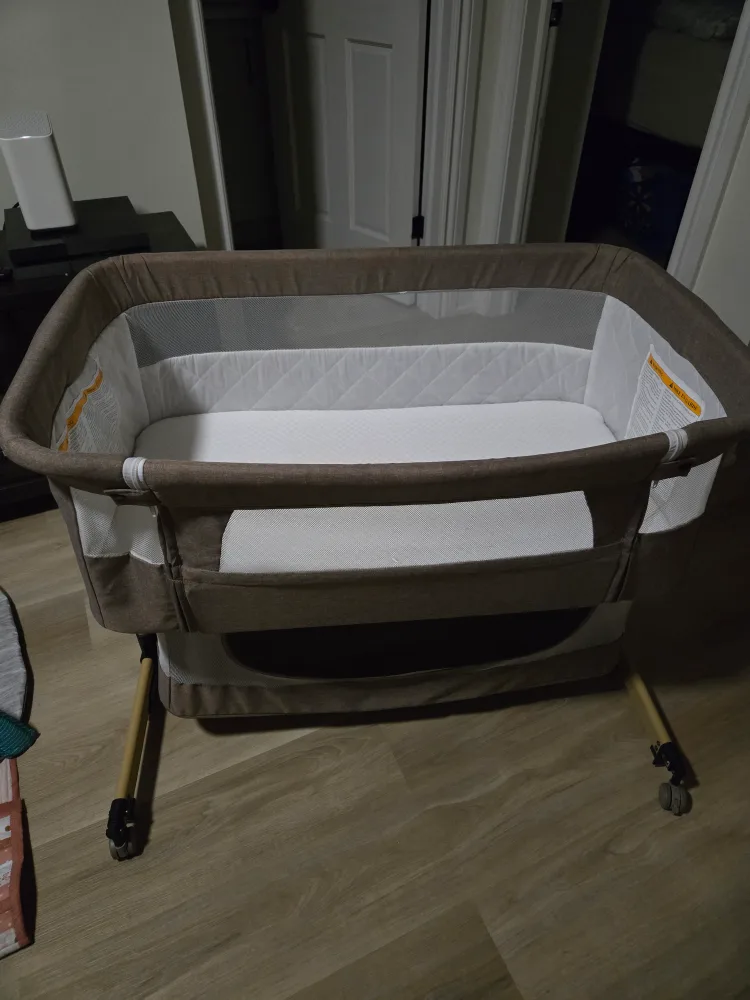 Brown Baby Bassinet - Like New! image indicator(2)