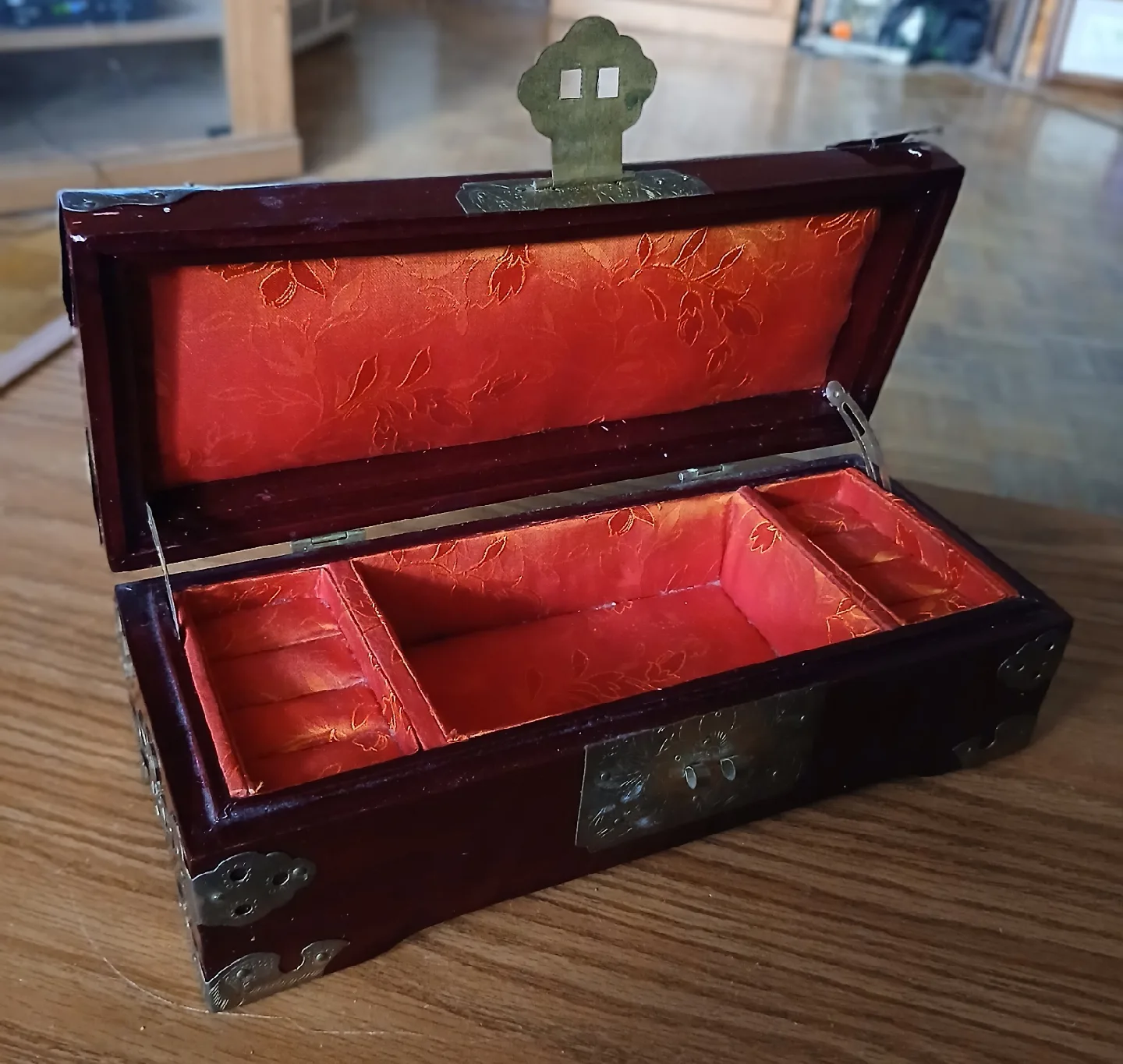 Vintage Wooden Jewelry Box image indicator(5)