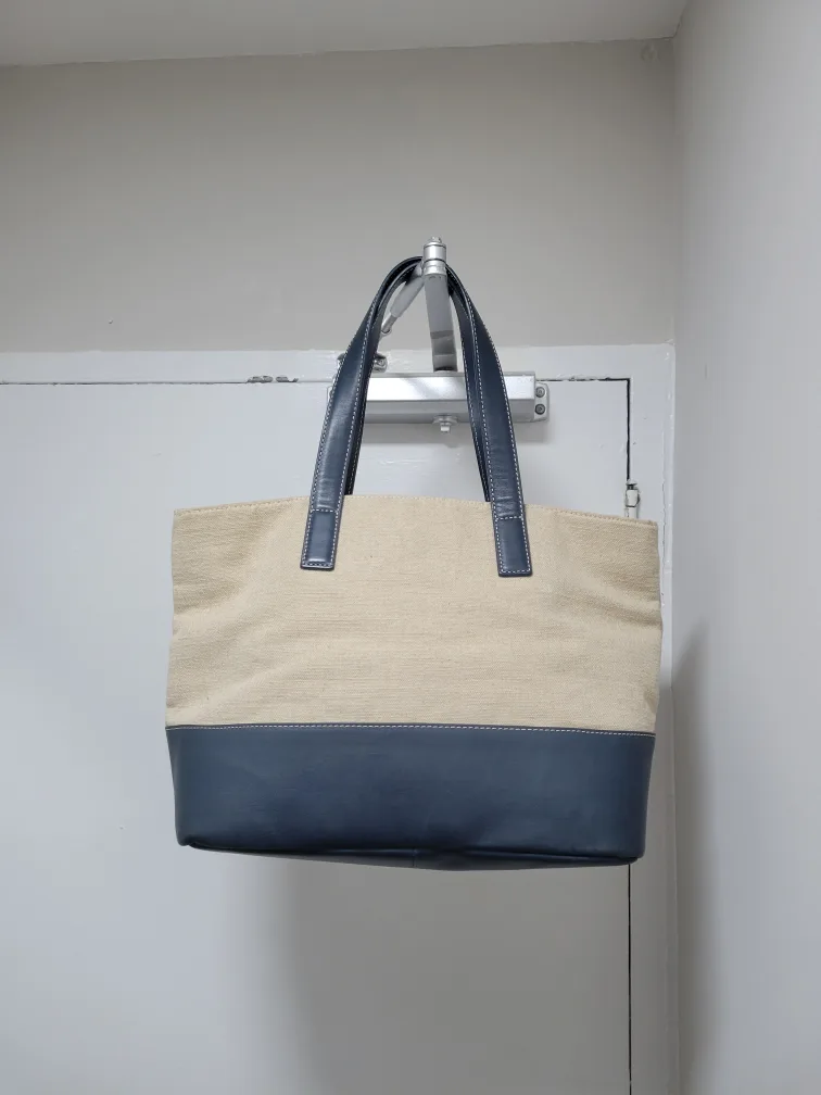 UGG Beige & Navy Tote Bag image indicator(2)