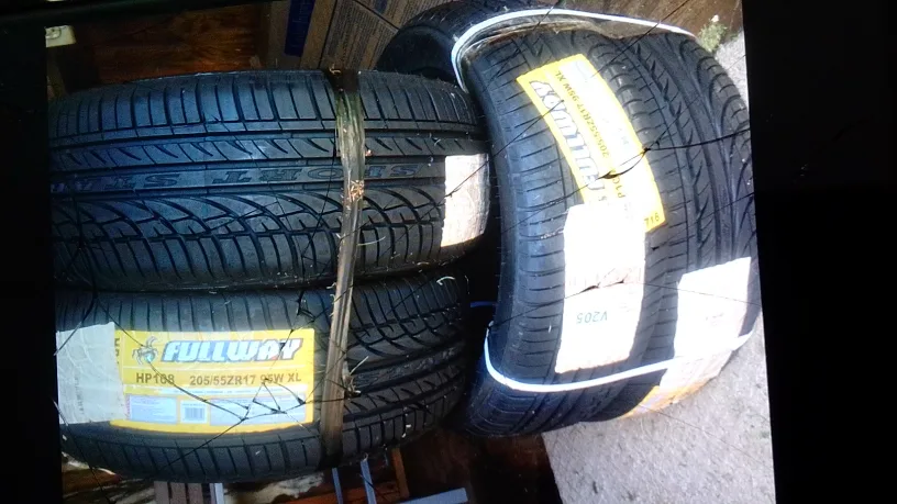 Fullway HP108 205/55ZR17 95W XL Tires - Set of 4 image indicator(3)