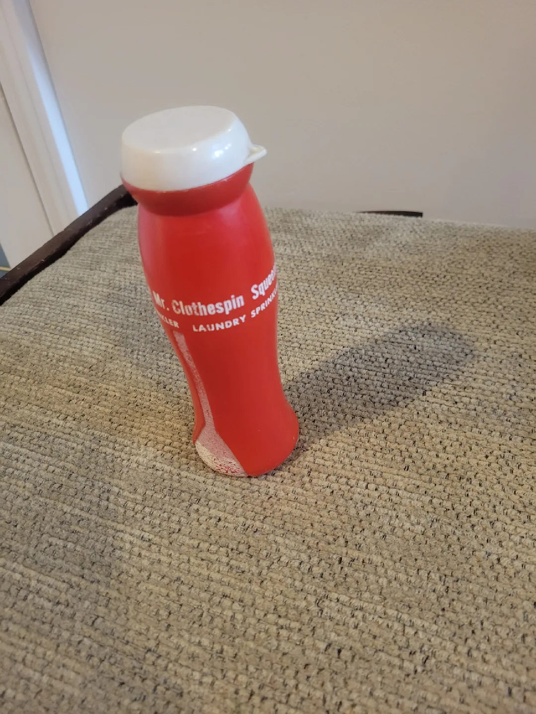 vintage Mr. Clothespin Squeeze Me! Laundry Sprinkler image indicator(2)