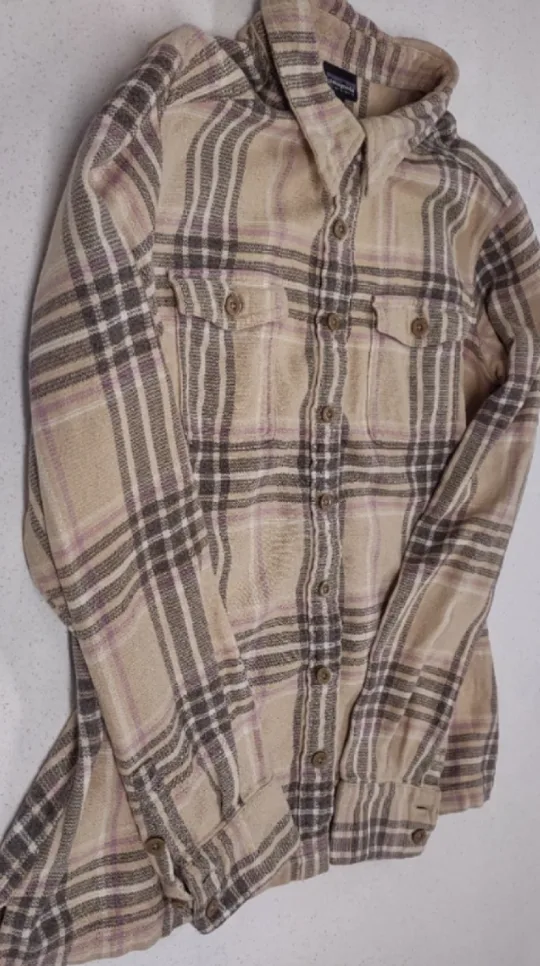 Patagonia Women's Long-Sleeved Fjord Flannel Shirt thumbnail