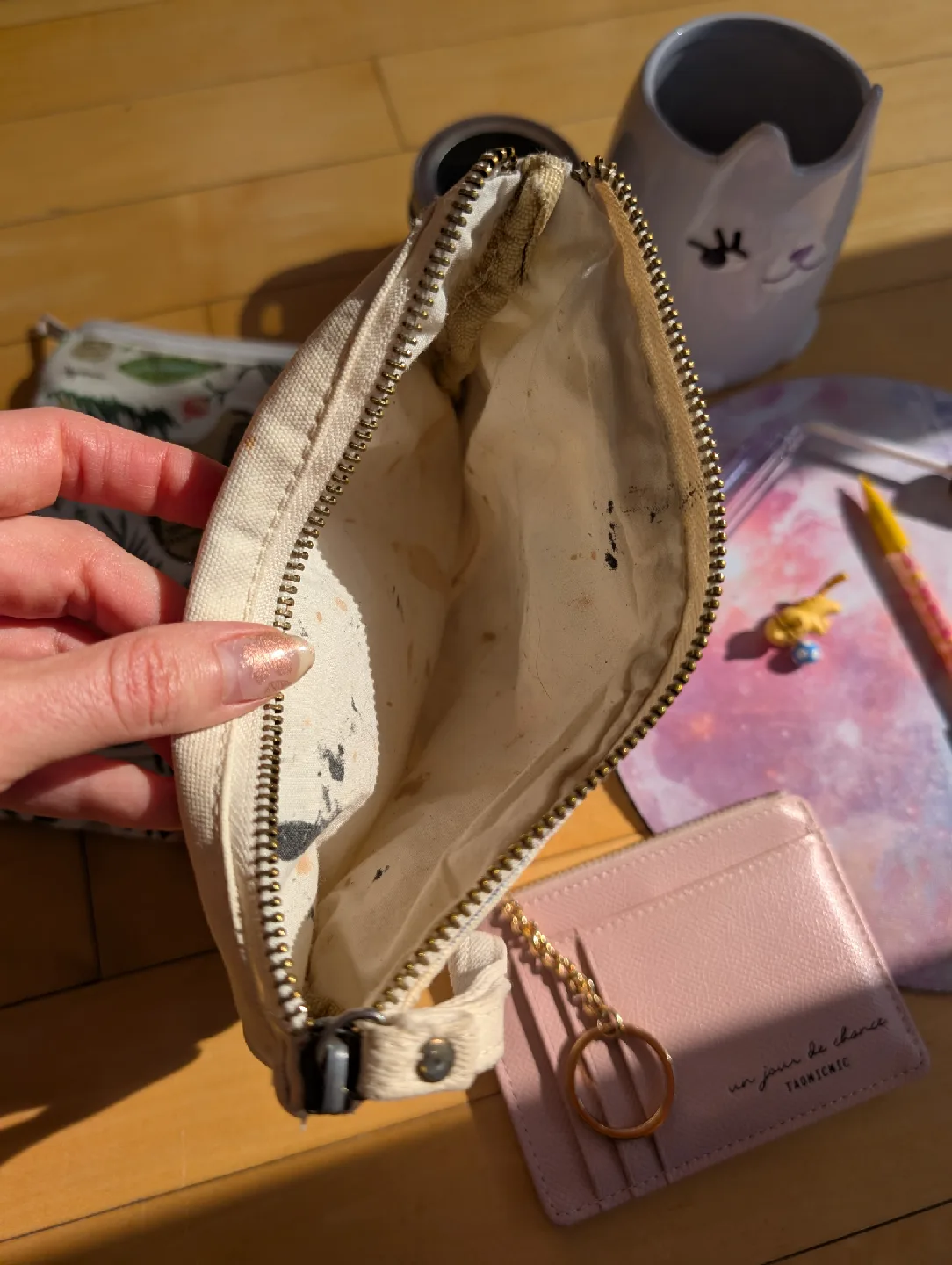 Stationary lot - mouse pad, pencil cup, pencil/make-up cases image indicator(4)