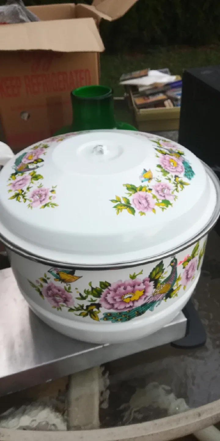 Floral Enamel Stock Pot with Lid
