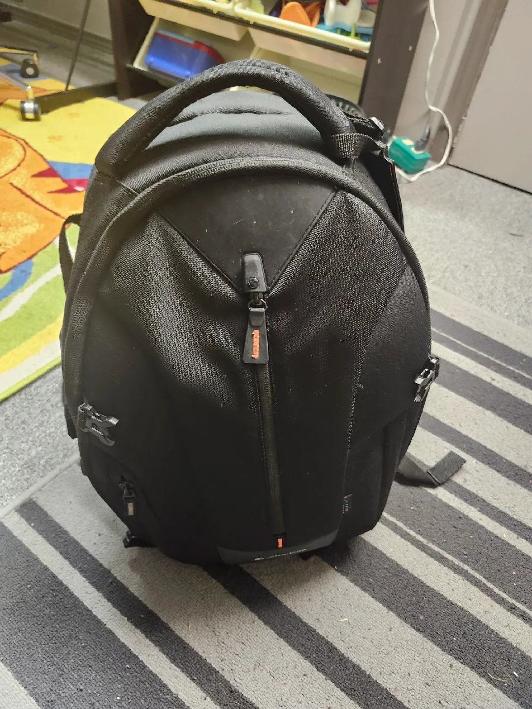 Vanguard Camera Backpack - Black image indicator(4)
