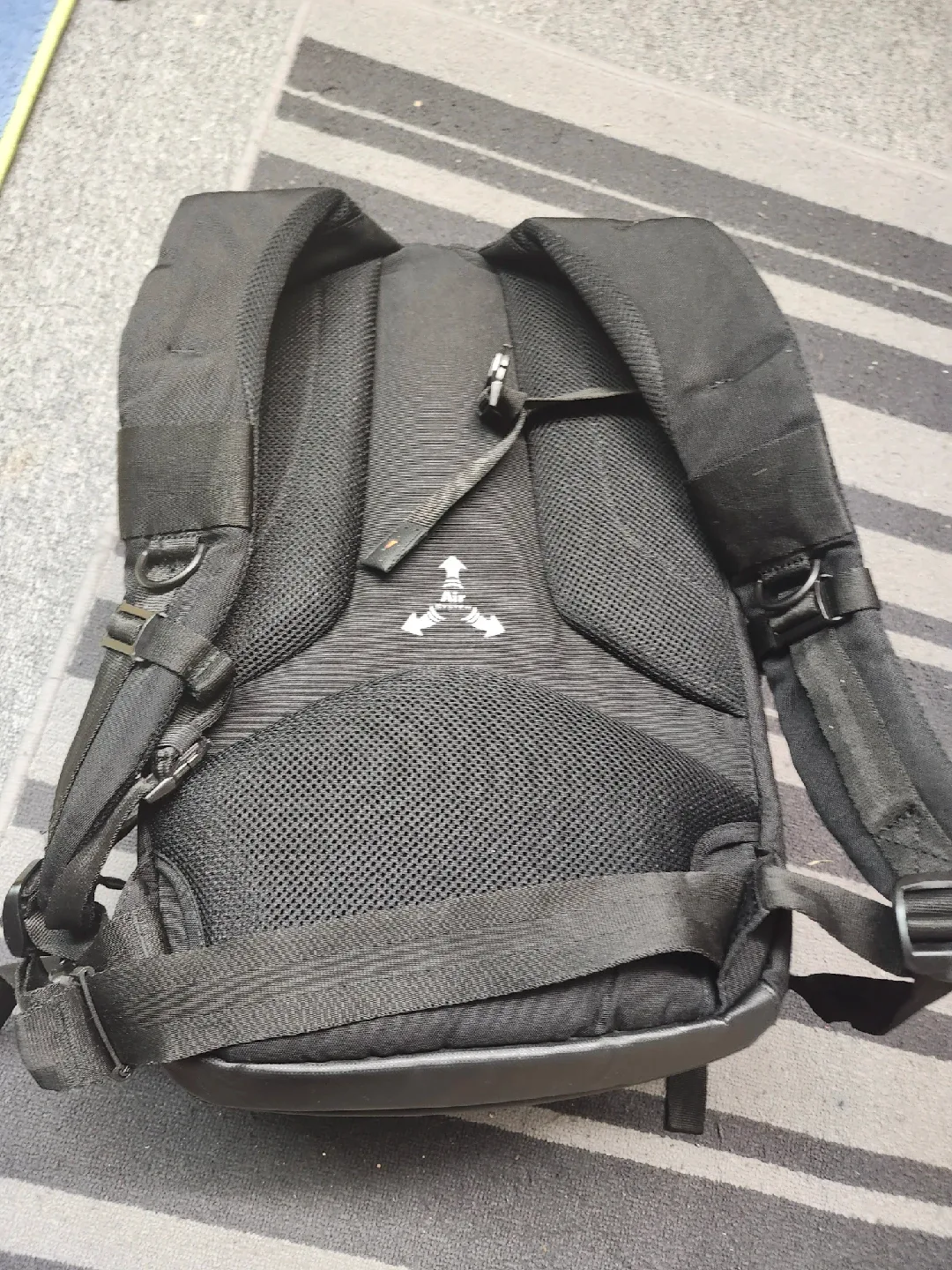 Vanguard Camera Backpack - Black image indicator(5)