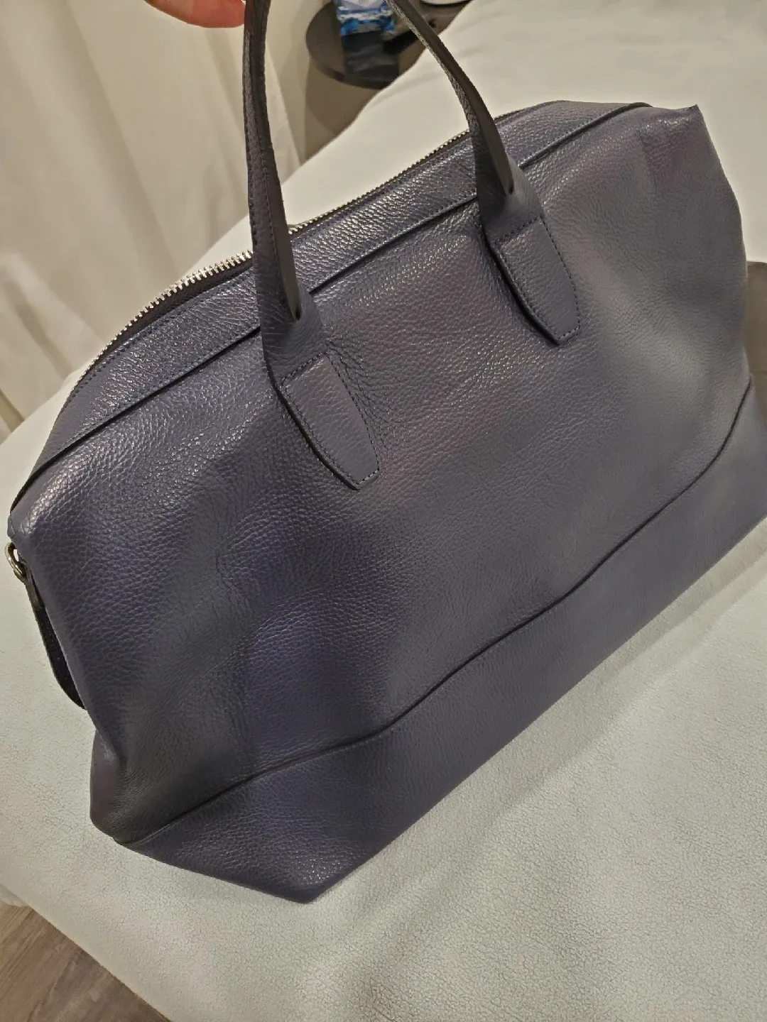 new quality navy leather overnight bag image indicator(4)