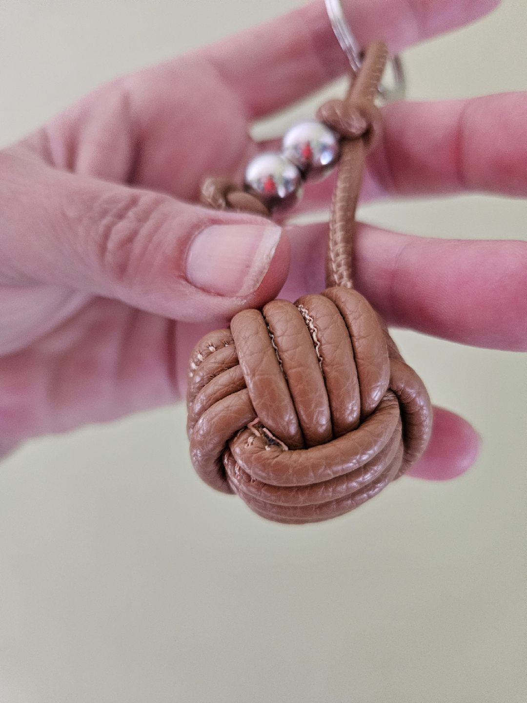 Handmade Leather Knot Keychain - photo 2
