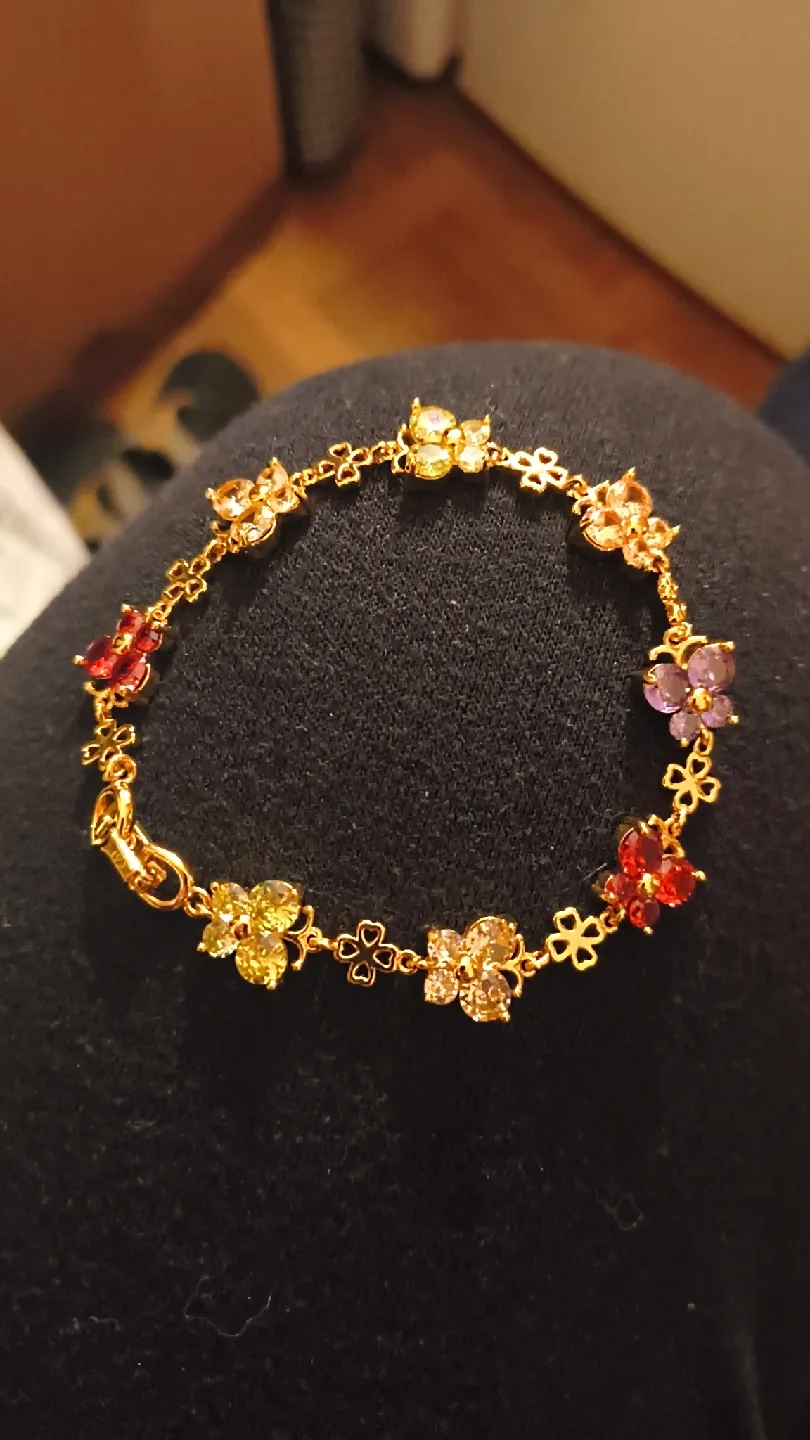 Flower Charm Bracelet - Gold Tone image indicator(2)