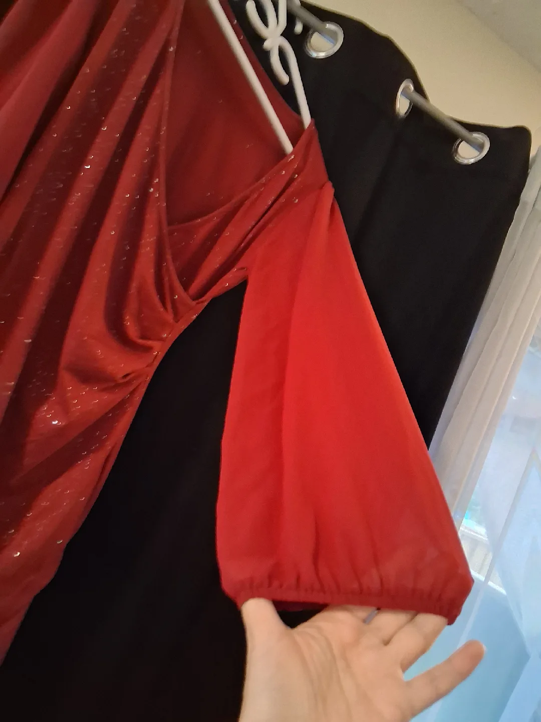 Red Sparkly Dress image indicator(2)